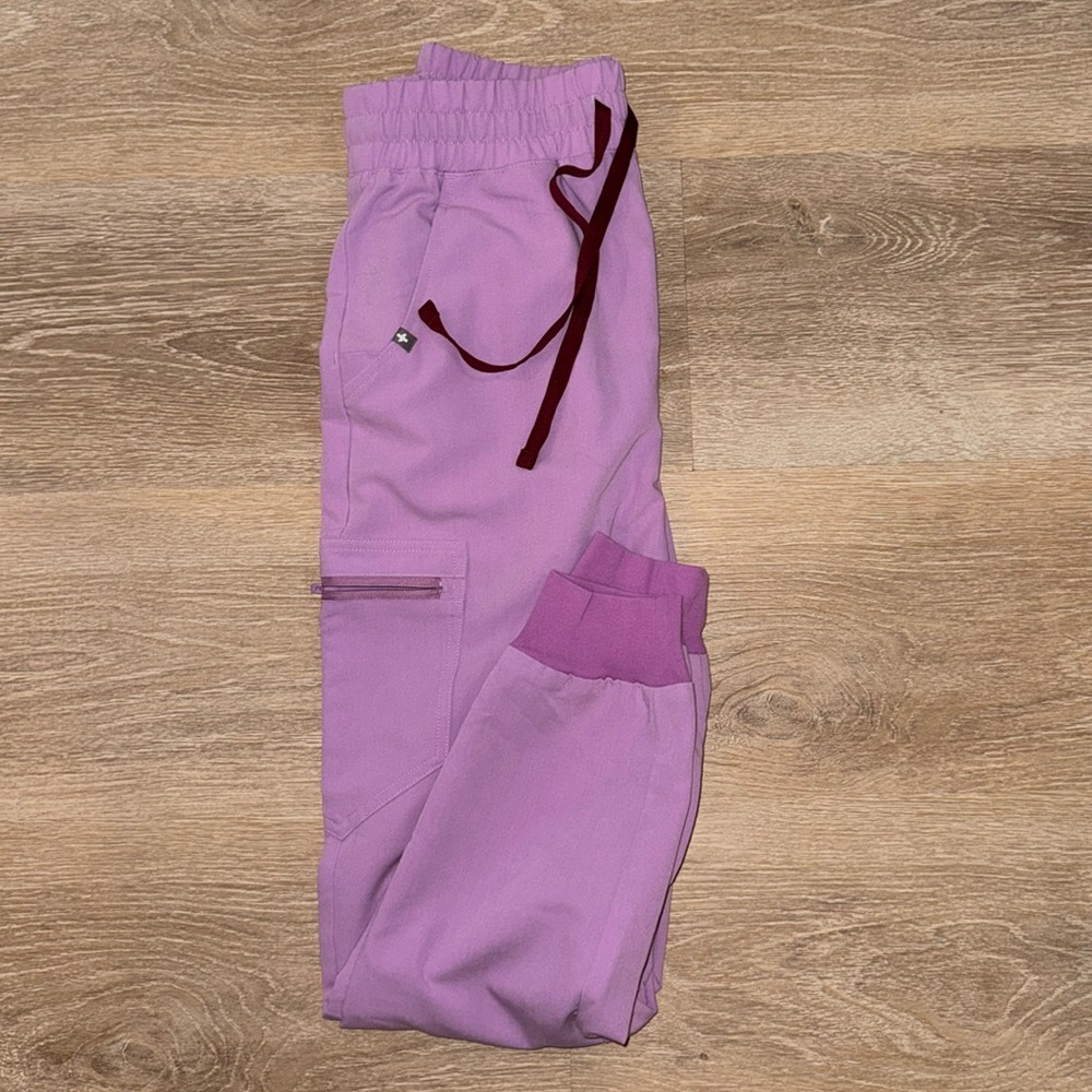 Figs purple small scrub set